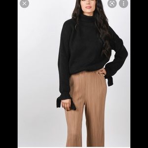 ZARA, oversized turtleneck sweater with tie at sleeve cuffs, black, size S